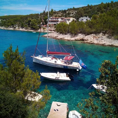 Primitivo Bay Hvar フヴァル